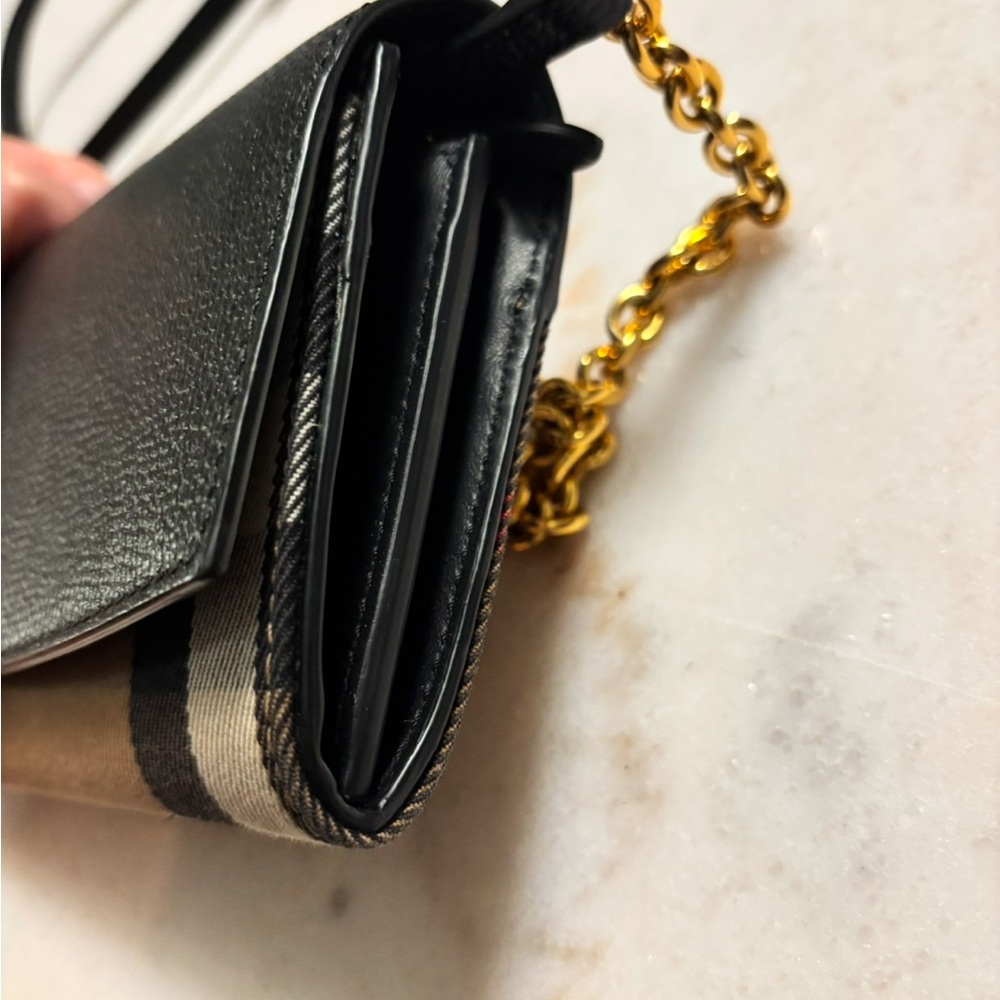 Burberry Henley Nova Check WOC - Picture 13 of 15